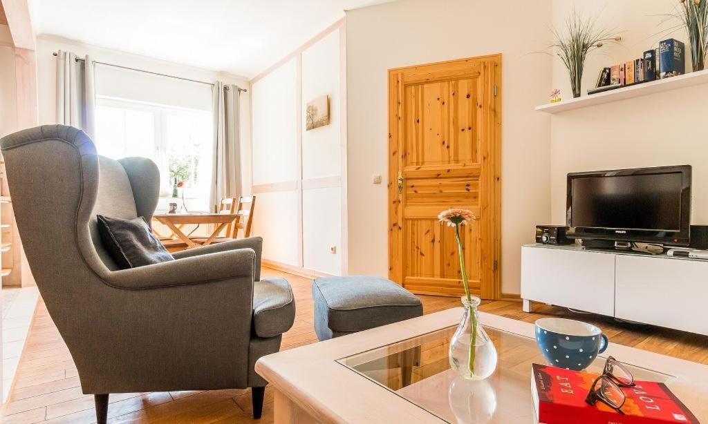 Haus Schilfkante - Wohnung 2 Wieck Bagian luar foto